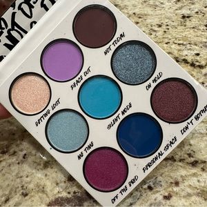 4 for $32 ~ Stocking Stuffers ~ BH Cosmetics DO NOT DISTURB Eyeshadow Palette